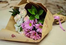 Букет цветов из:  Розы и Хризантемы #REPLACE_PRED# Белозерском