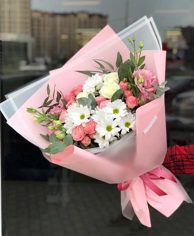 Букет цветов из: Розы, Лизиантусы и Хризантемы в Белозерском